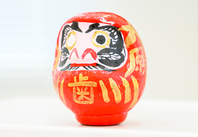 だるまの置物